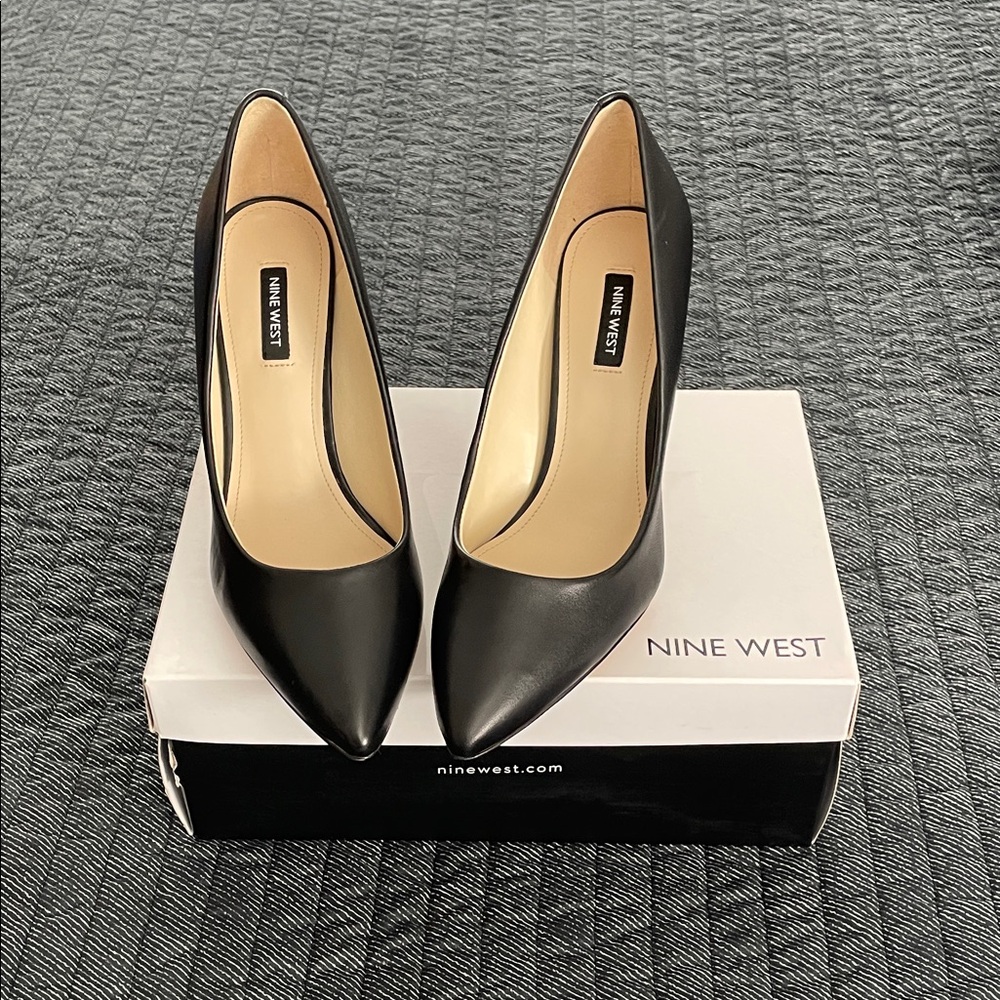 Nine West Classic Black Flax Pumps